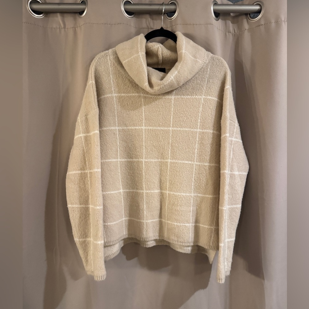 Lumiere Cozy Cream Turtleneck Sweater